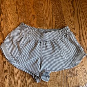 Lululemon hotty hot shorts 2.5 length